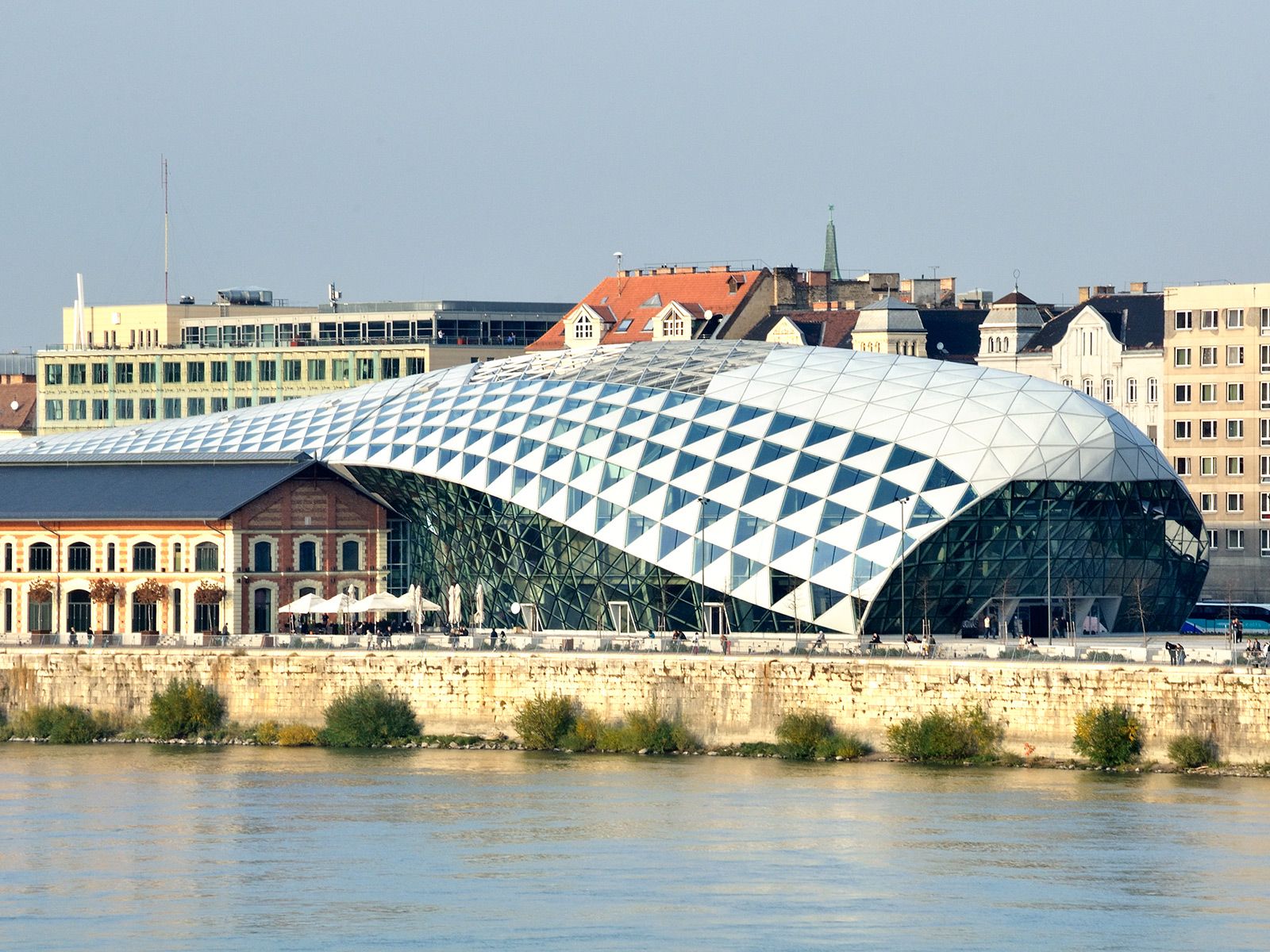 La Balena Budapest Novabell